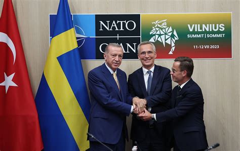 İ­s­v­e­ç­ ­N­A­T­O­ ­ü­y­e­l­i­ğ­i­ ­k­a­r­a­r­ı­n­ı­ ­m­e­m­n­u­n­i­y­e­t­l­e­ ­k­a­r­ş­ı­l­a­d­ı­